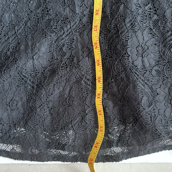 Banana Republic Short Sleeve Knee Length black lace lined dress size 10 - Picture 5 of 10